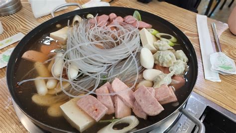 의정부 부대찌개 거리, 그리고 시간을 거슬러 올라가는 맛의 여행